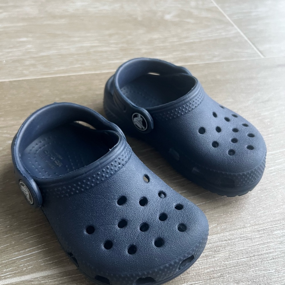 Toddler Crocs - Picture 4 of 5